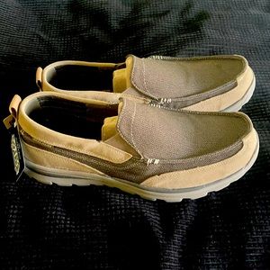 Men’s wide fit Sketchers slip on shoe